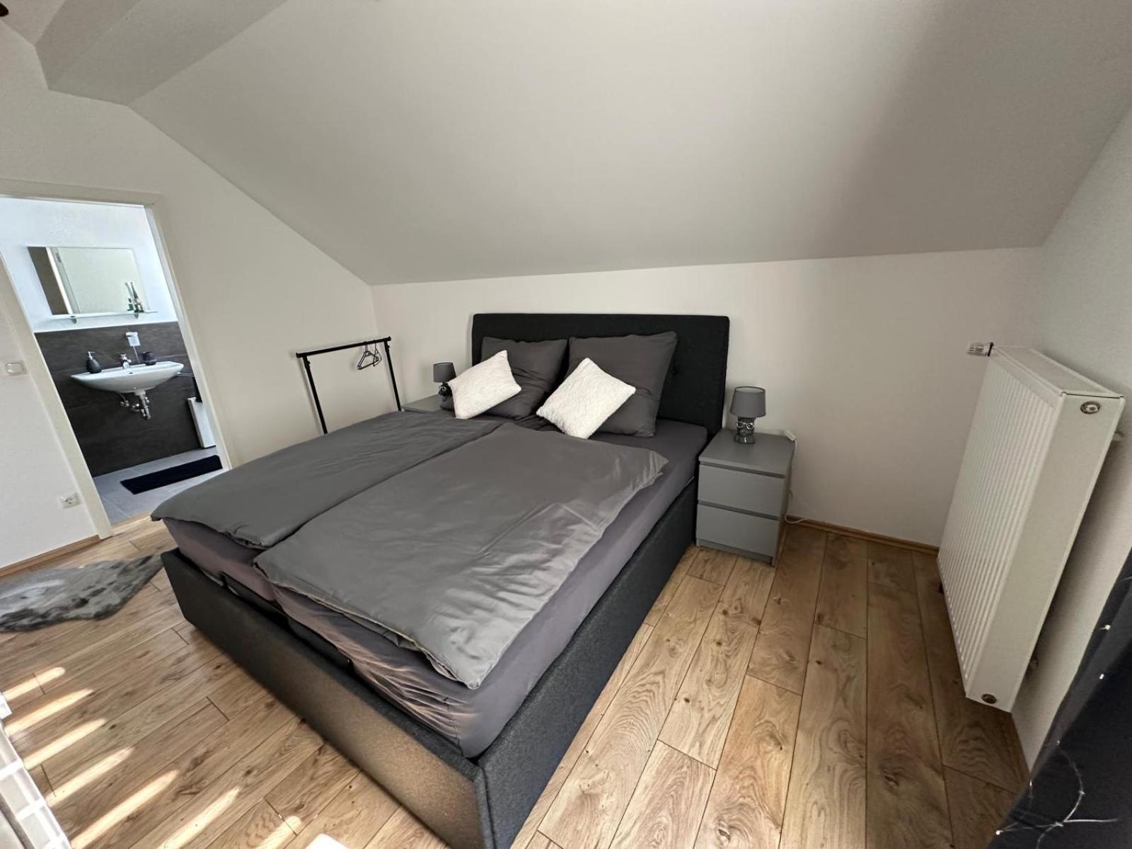 Mola Apartments-Charmante Ferienwohnung Im Herdecke Zentrum Fuer 3 Personen-Grosse Dachterrasse-Grill-Gratis Parken-Wlan ภายนอก รูปภาพ